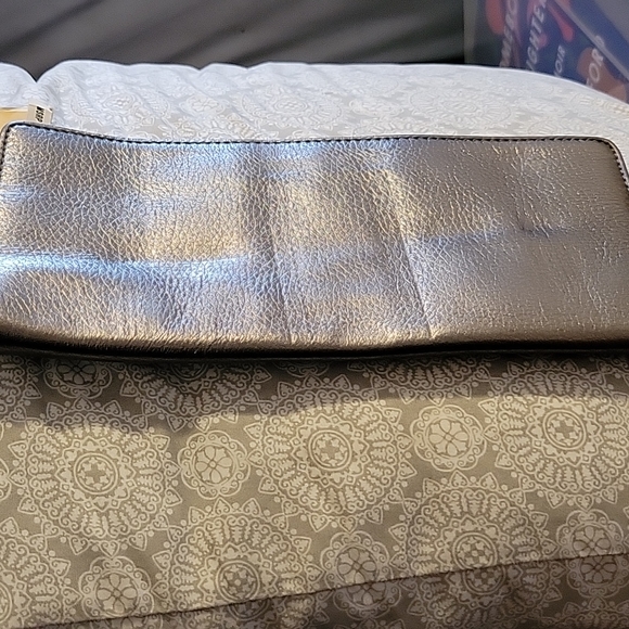 BRAND NEW-clutch/wallet - Picture 3 of 4